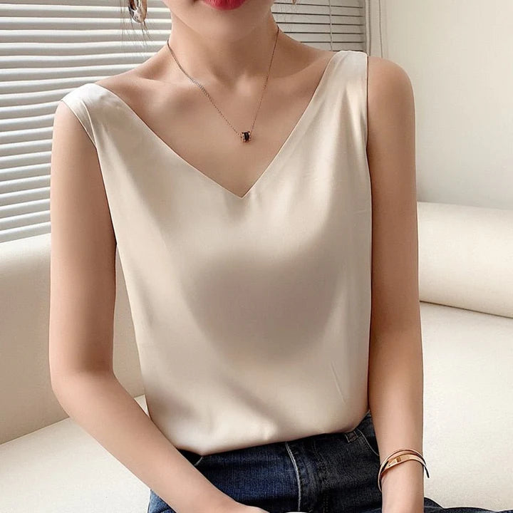 Women’s Halter Style Top with Sleeveless Fit