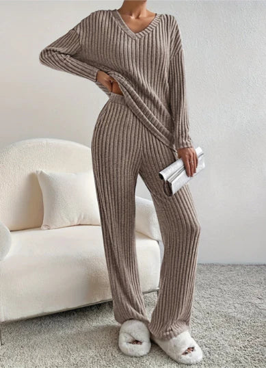 Women’s Ribbed Knit Two-Piece Lounge Set with V-Neck Top and Pants
