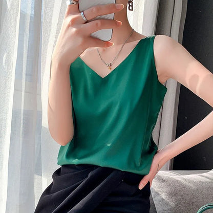 Women’s Halter Style Top with Sleeveless Fit