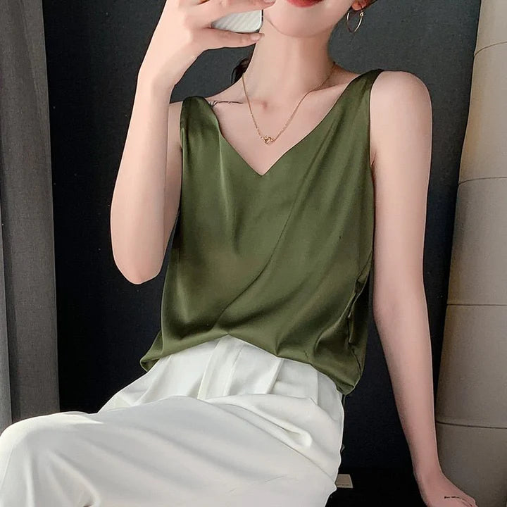 Women’s Halter Style Top with Sleeveless Fit