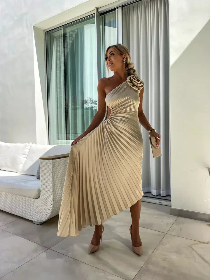 Women’s Maxi Dress with One-Shoulder Strap and Pleated Silhouette