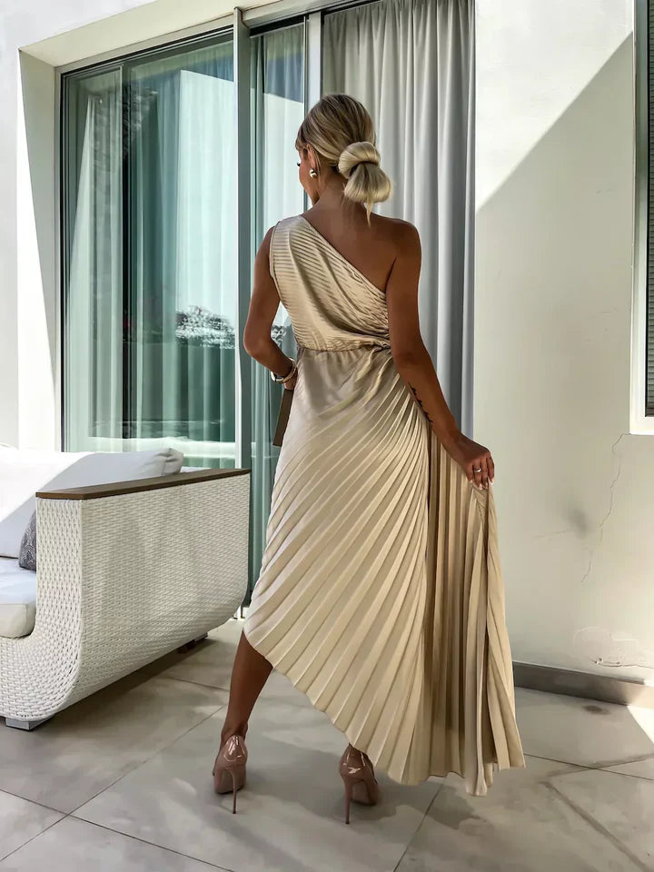 Women’s Maxi Dress with One-Shoulder Strap and Pleated Silhouette