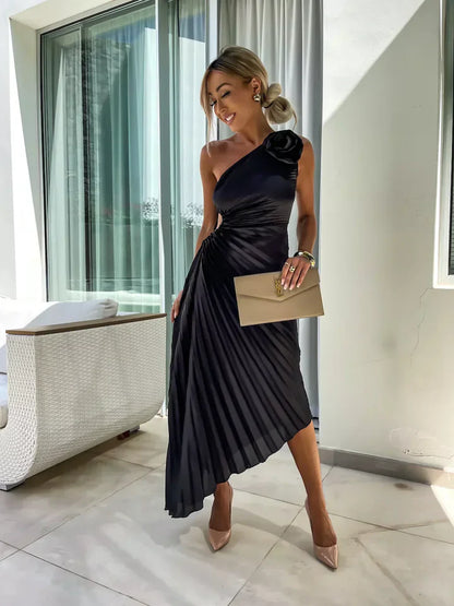 Women’s Maxi Dress with One-Shoulder Strap and Pleated Silhouette