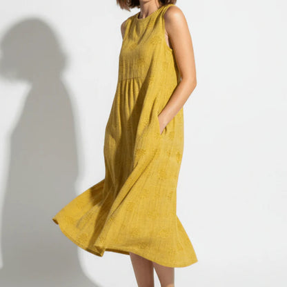Women’s Midi Dress with Sleeveless Cut and Floral Embroidery