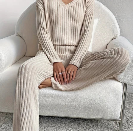Women’s Ribbed Knit Two-Piece Lounge Set with V-Neck Top and Pants