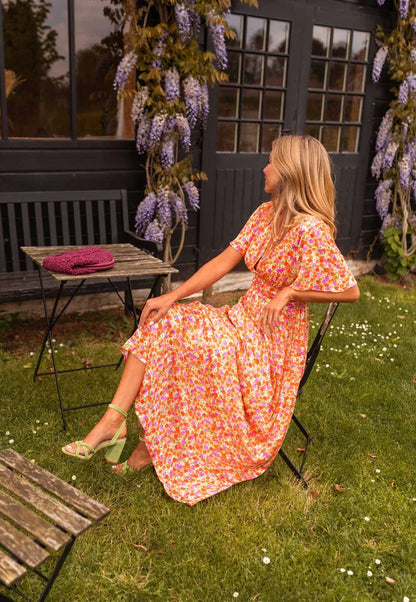 Women’s Short Sleeve Maxi Dress with V-Neck and Floral Design